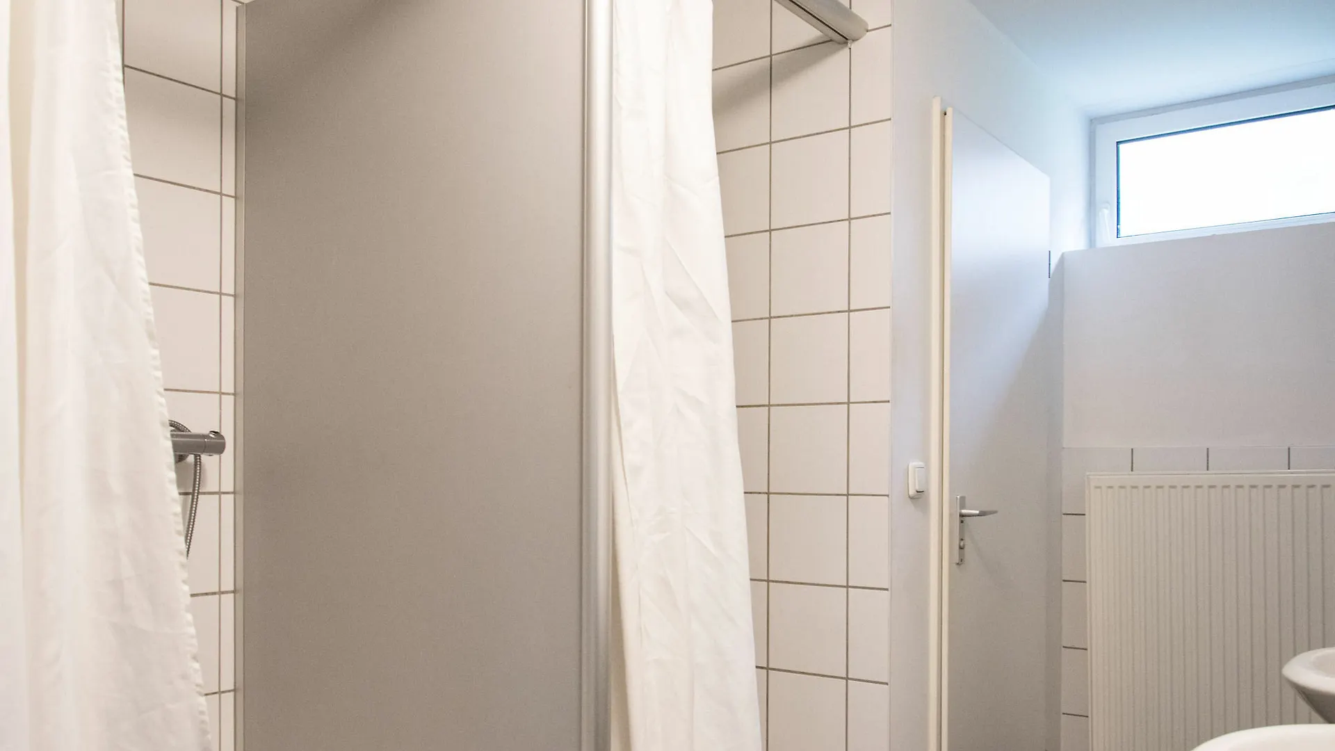 1, 2, Sleep Hostel Nuernberg Messe