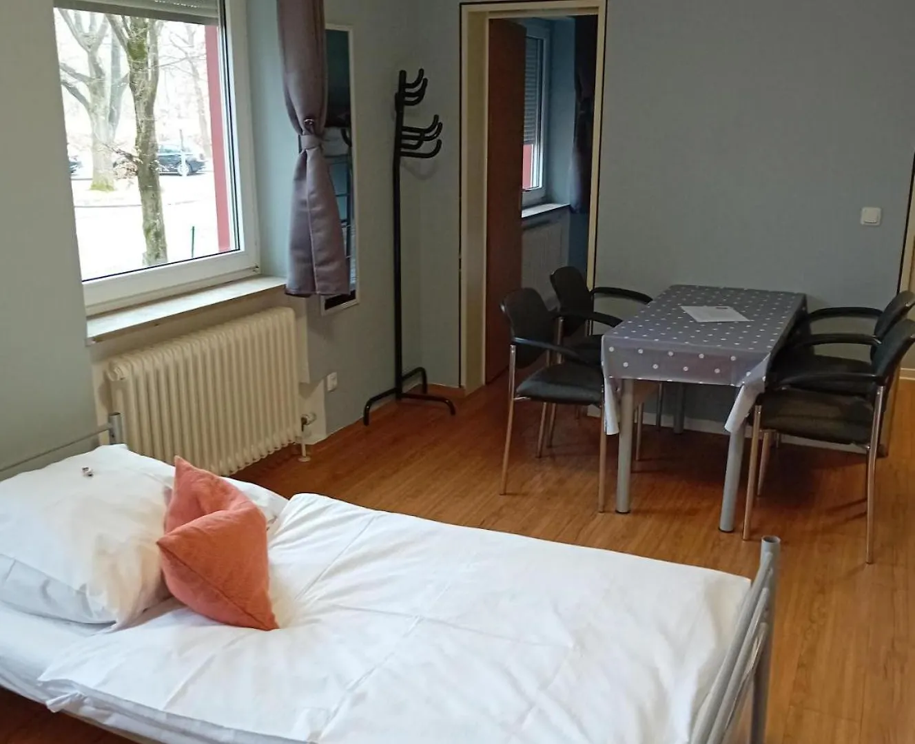 1, 2, Sleep Hostel Nuernberg Messe 0*, Norimberga Germania